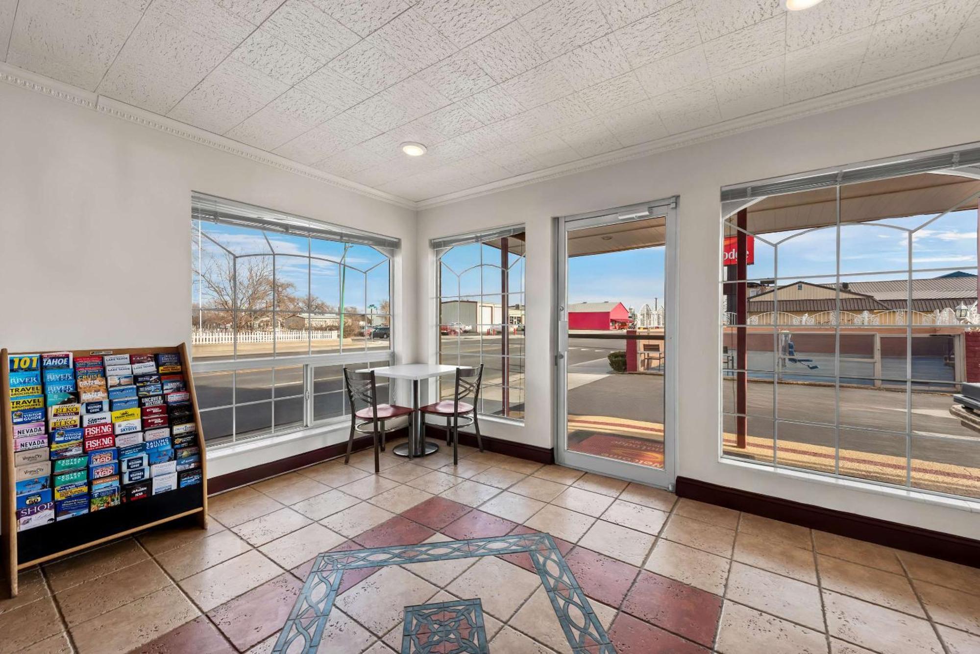 Econo Lodge Fallon Naval Air Station Area Exterior foto